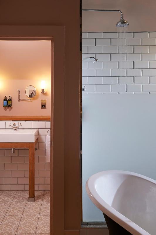 Signature Suite image 2