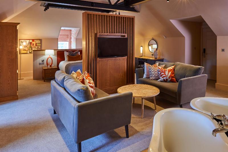 Signature Suite image 1