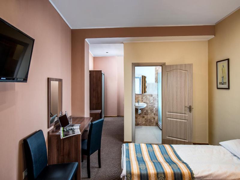 Lviv Central Jam Hotel - image 13