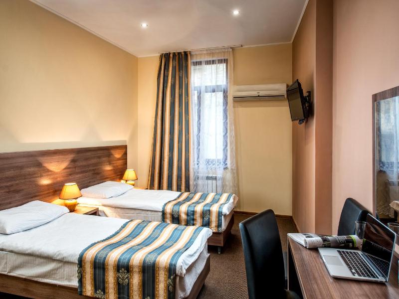 Standard Double or Twin Room image 1