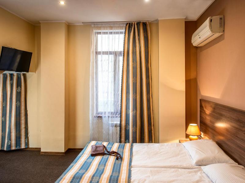 Lviv Central Jam Hotel - image 7