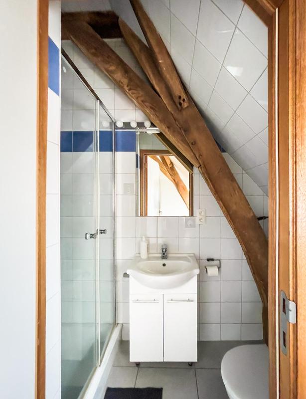 Three-Bedroom House image 2