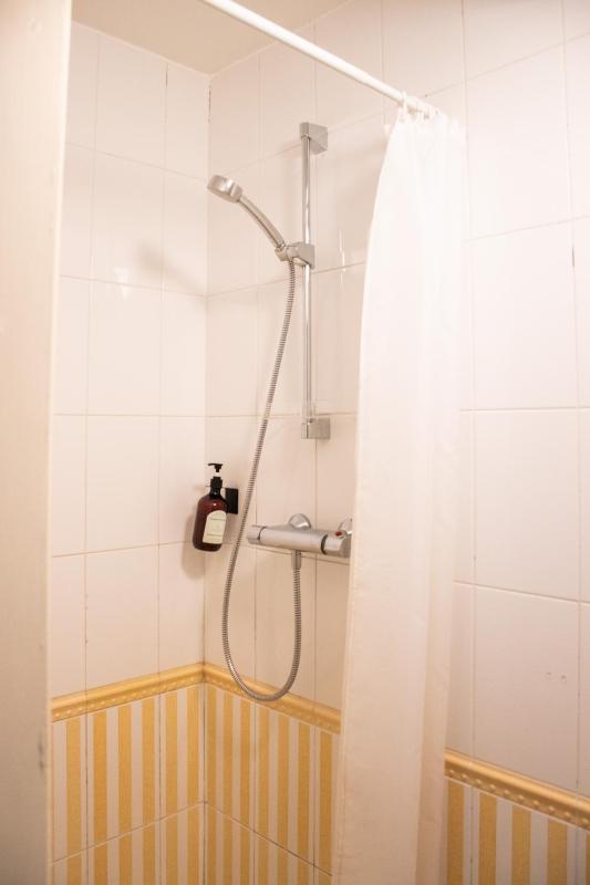 Double Room image 4