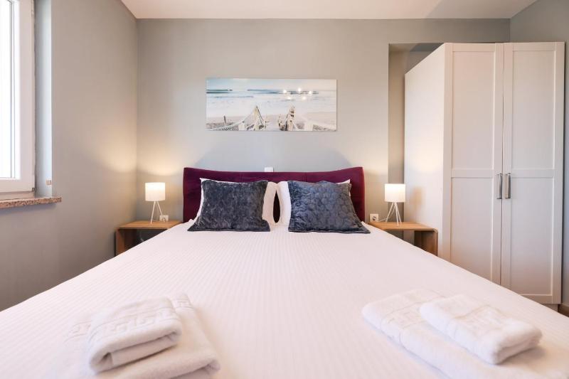 CROWONDER Sunset Apartments with Amazing View!!! - image 20