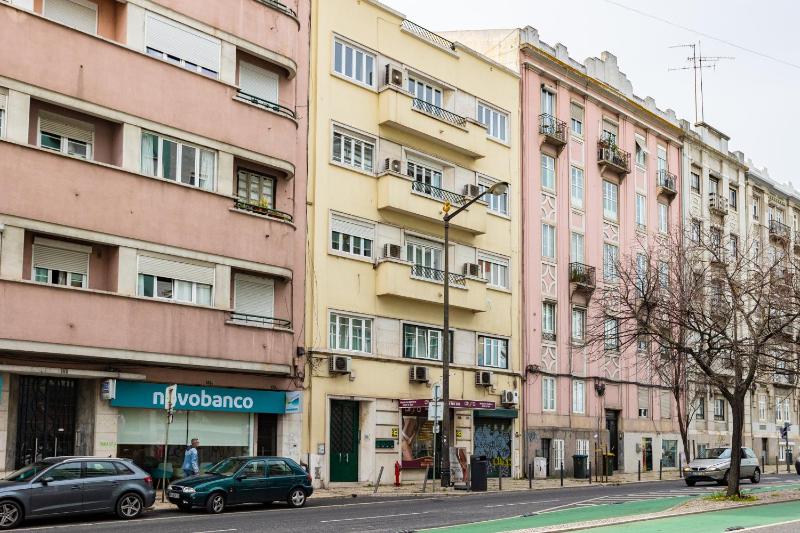 Apartment with Balcony - Fourth Floor image 2