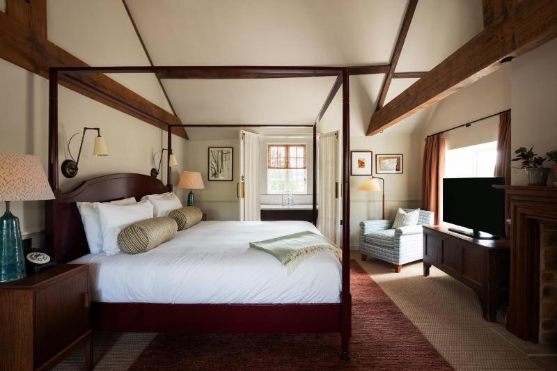 Superior King Room image 1