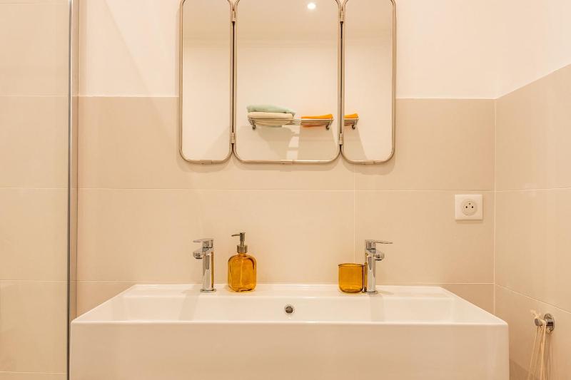 Pretty house with pool in Cagnes-sur-Mer - image 17