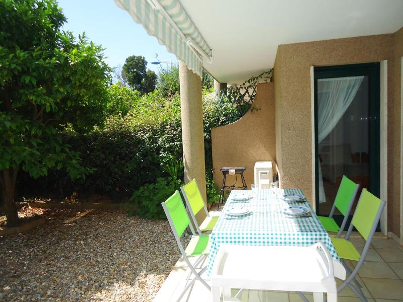Bel Appartement 2 Pièces Climatisé proche Plages - image 8
