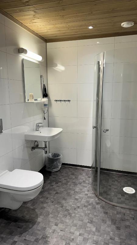 Single Room with Private Bathroom image 3
