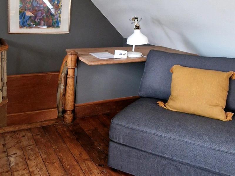 One-Bedroom Apartment image 2