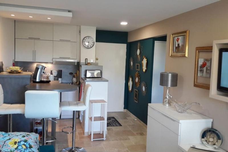 Appartement climatisé 4 personnes dans une résidence avec piscine - image 12
