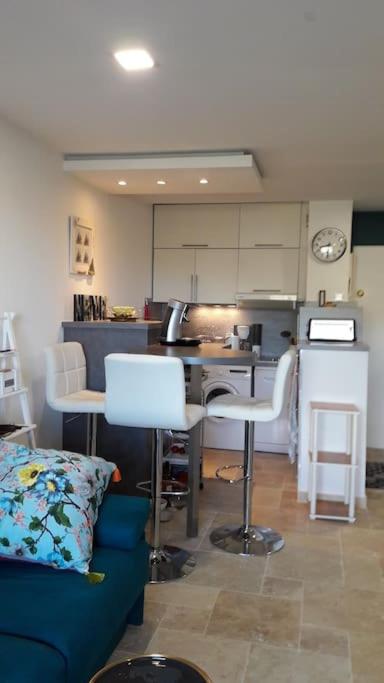 Appartement climatisé 4 personnes dans une résidence avec piscine - image 8