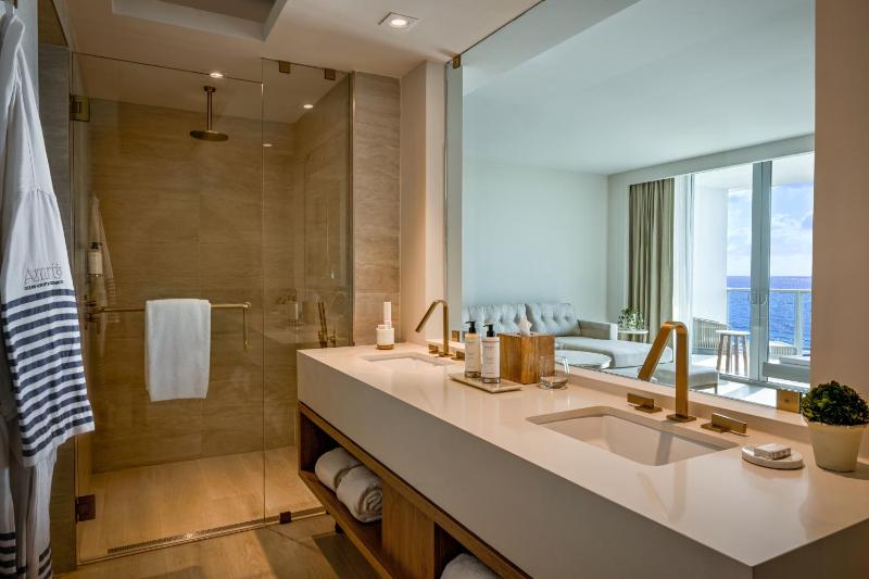 Junior Suite King image 4