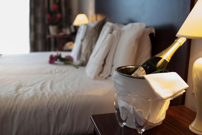 Standard Double Room image 2