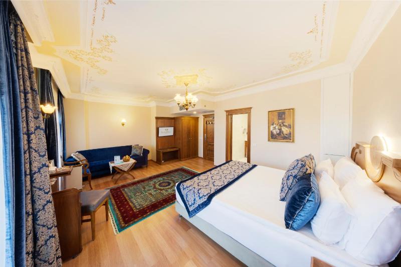 Suite with Hagia Sophia view image 4