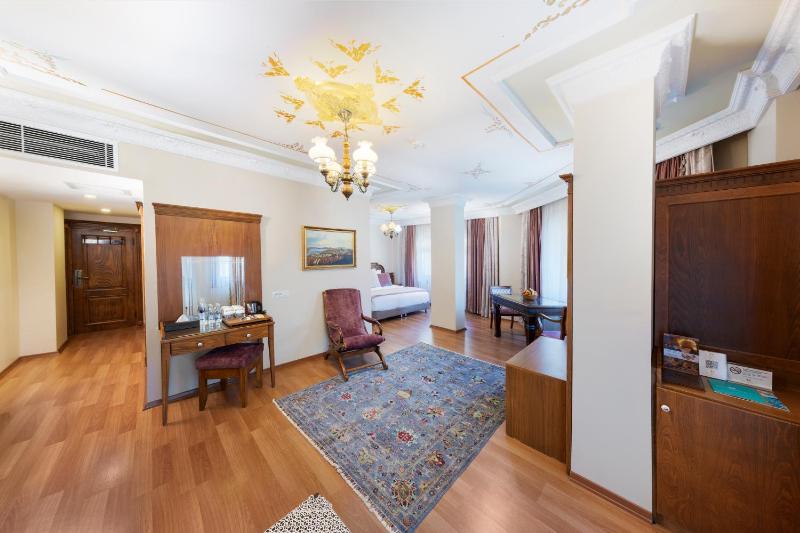Presidential Suite image 4
