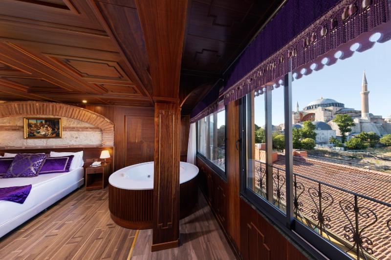 King Suite with Hagia Sophia View image 4