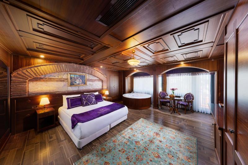 King Suite with Hagia Sophia View image 3