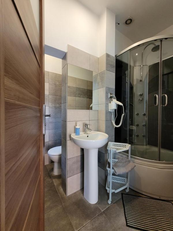Standard Single Room image 3