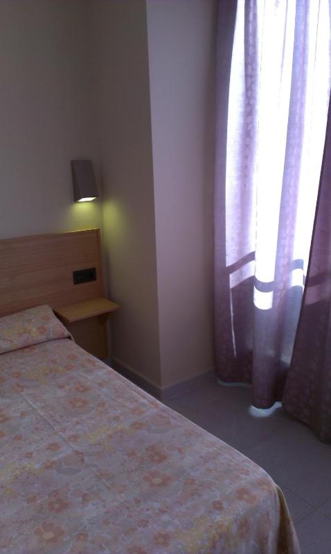 Single Room with Private Bathroom image 4