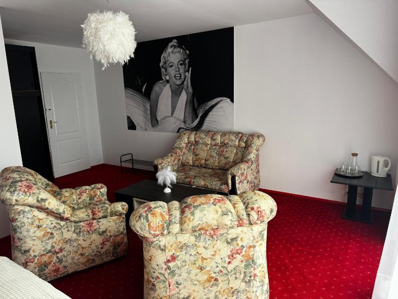 DW Butik Hotel w centrum 300m od morza - image 17