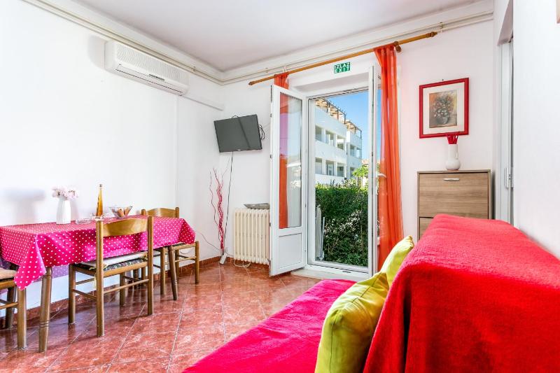 Apartments by the sea Supetar Brac - 17227 - image 28