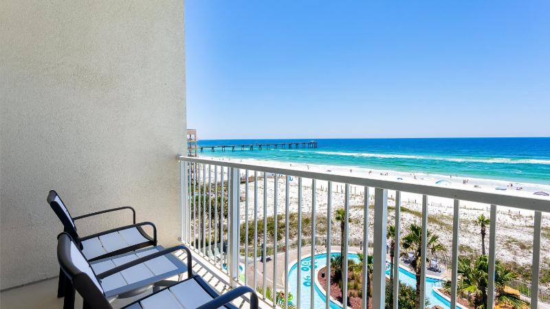 Standard Queen Room with Two Queen Beds and Ocean View - Communications Accessible image 2