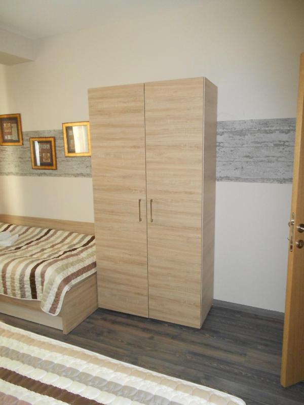 One-Bedroom Apartment image 2