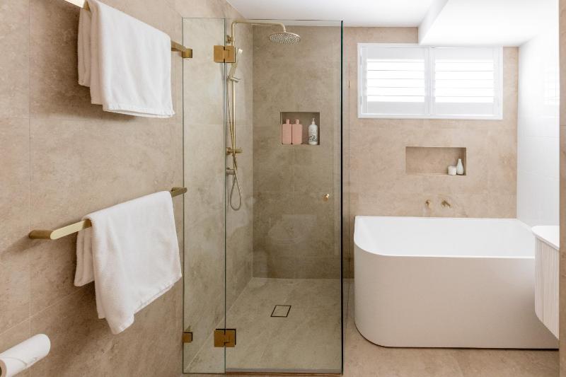 Manly Beachfront Stays - 3 Bedroom with Garden - image 15