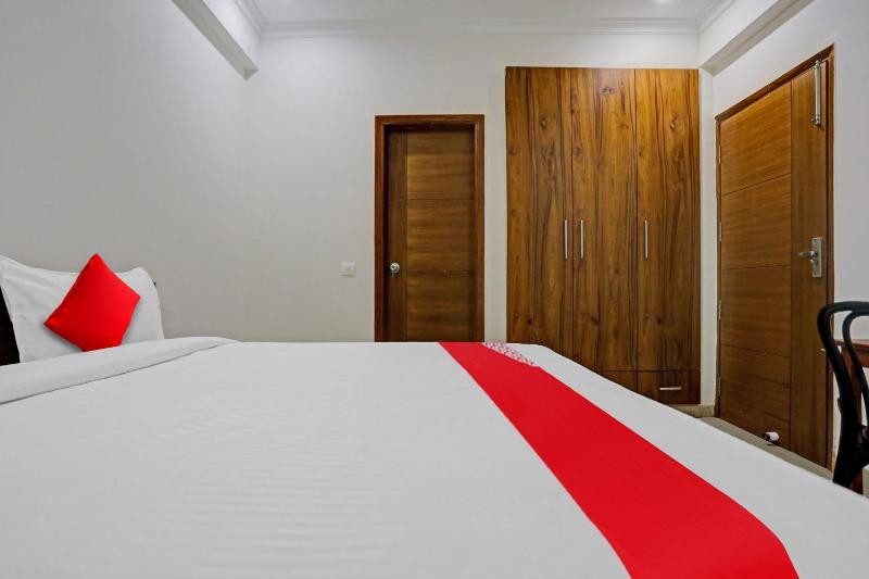 Flagship Unicorn Rooms Near Omaxe Celebration Mall Images