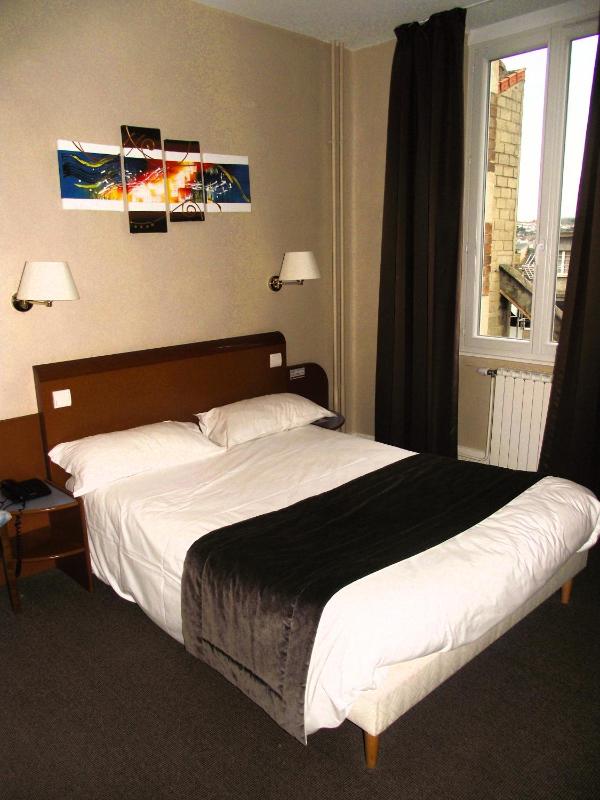 Double Room image 3