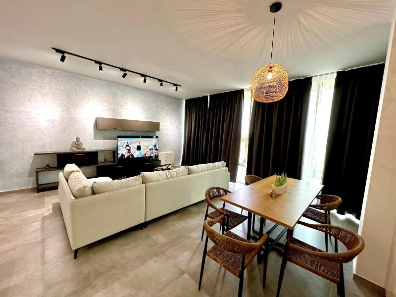 Queens Luxury Vila 111B - image 6