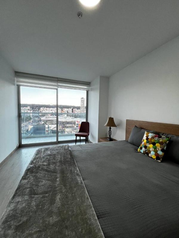 Depa de 3 dormitorios con piscina jacuzzi y parking gratis - image 7