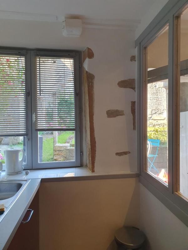 La petite maison dans le jardin Images