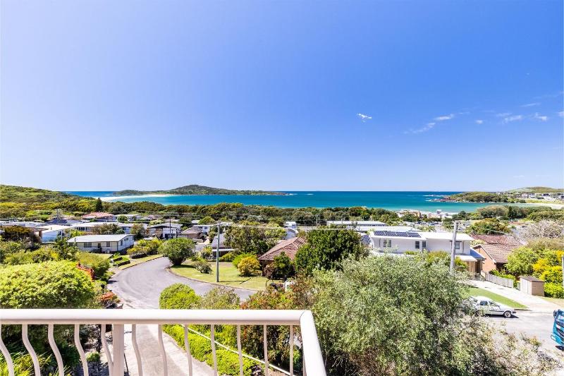 10 Garuwa Street - Fabulous Fingal Bay water views - image 21