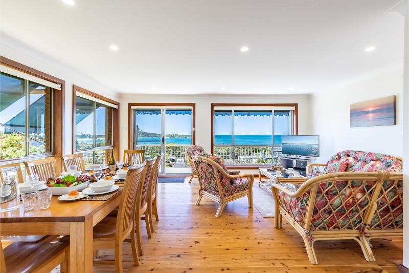 10 Garuwa Street - Fabulous Fingal Bay water views - image 1