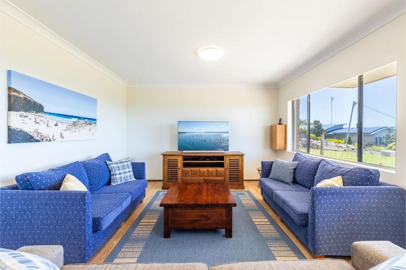 10 Garuwa Street - Fabulous Fingal Bay water views - image 5
