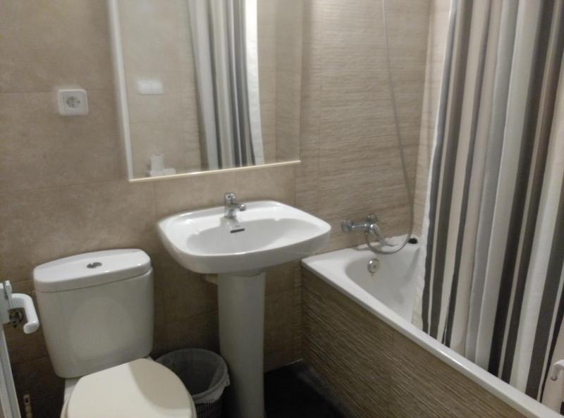 Economy Double Room with Shared Bathroom image 4