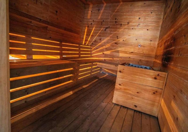 Depa de 3 dormitorios con piscina jacuzzi y parking gratis - image 16