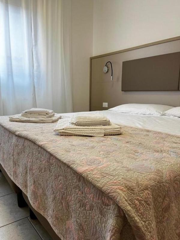 Double or Twin Room image 2