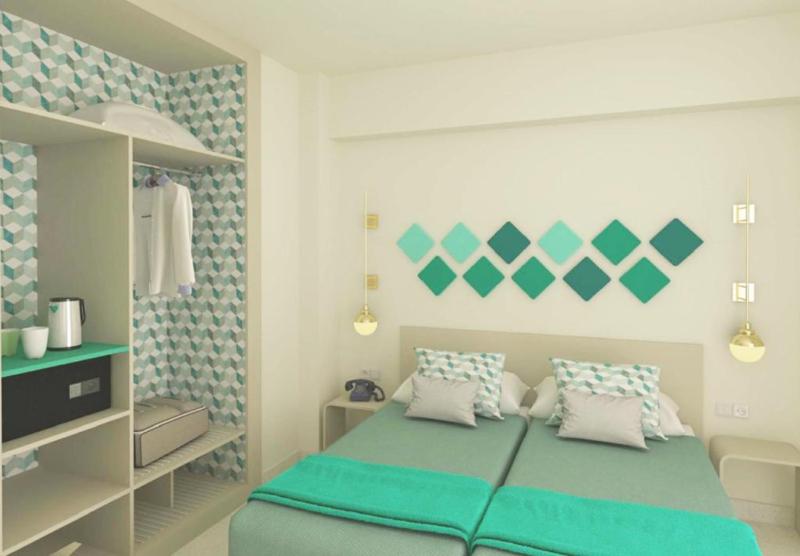 Twin Room image 4