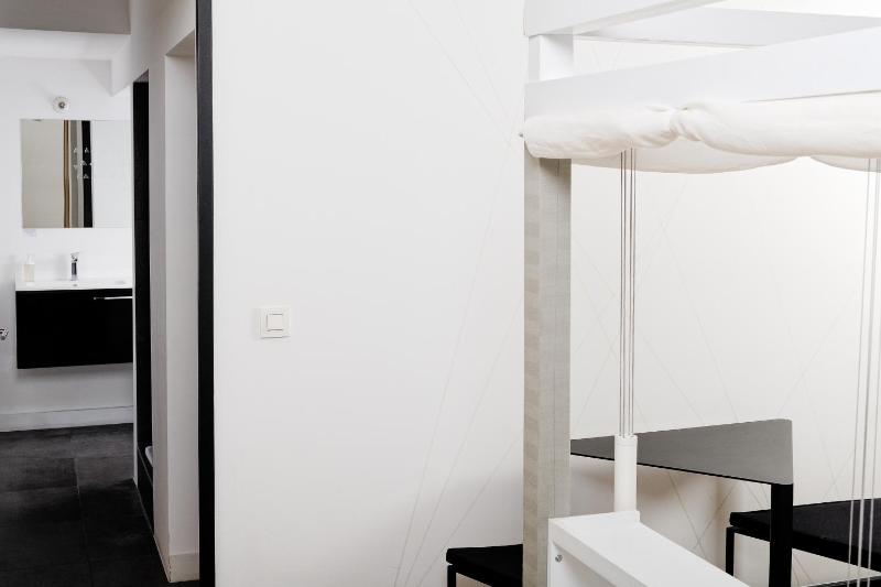 Deluxe Suite image 4