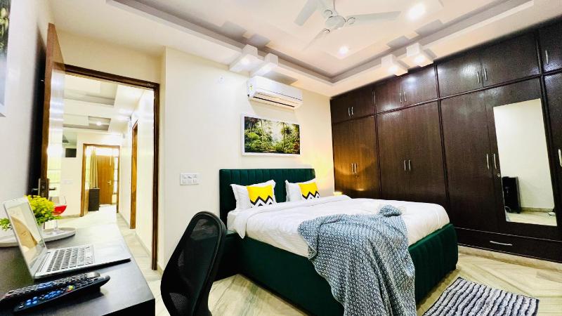 BluO Modern 3BHK Rohini -Balcony Lift  Parking - image 5