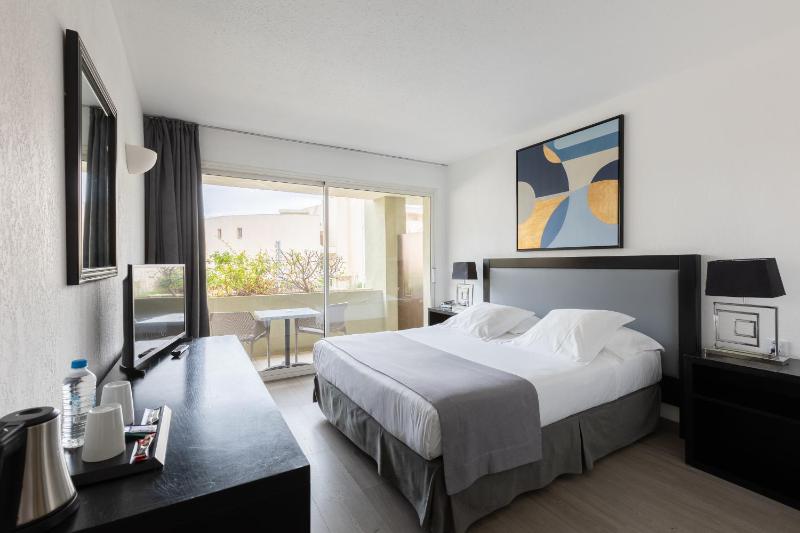 Standard Double/Twin Room image 1