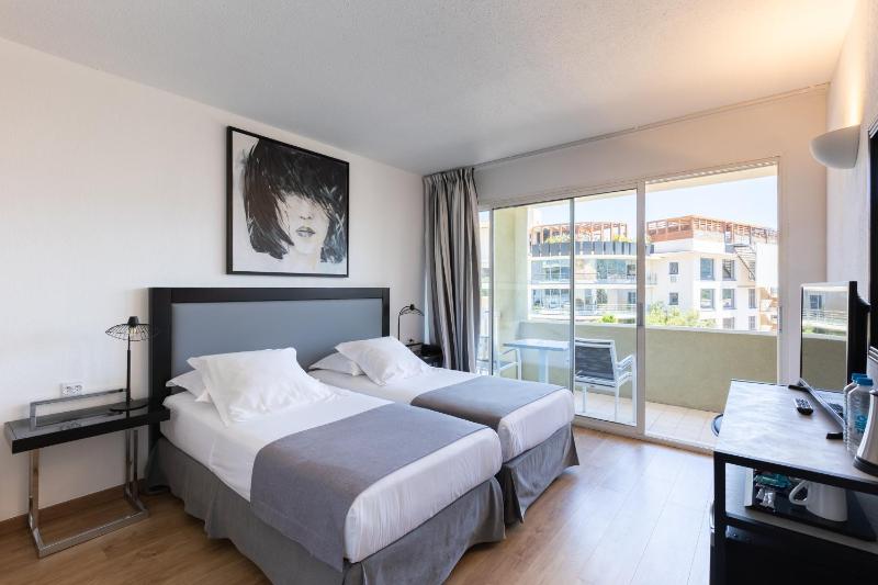 Comfort Triple Room image 3