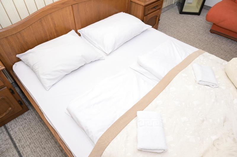 Double or Twin Room with Balcony image 4