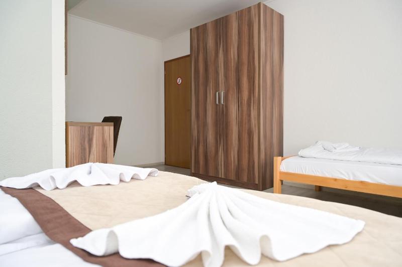Family Double Room image 4