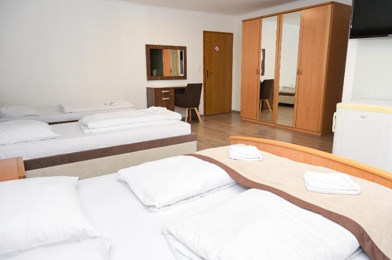 Family Double Room image 1
