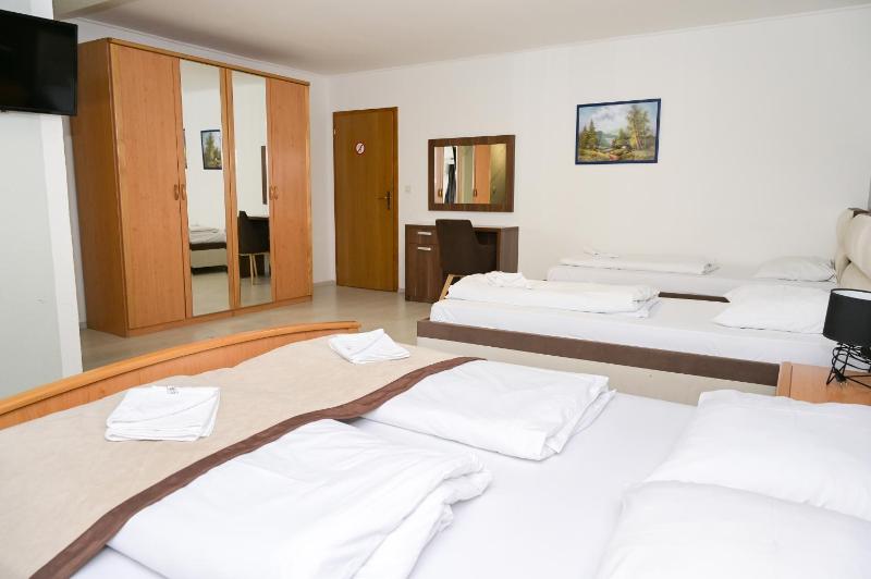 Family Double Room image 1