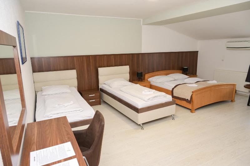 Family Double Room image 4